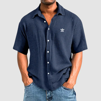 Trendy men's shirt with button-down collar