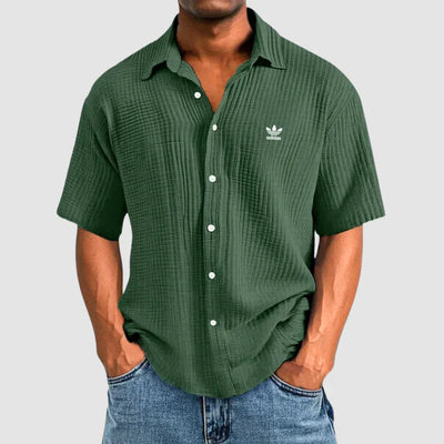 Trendy men's shirt with button-down collar