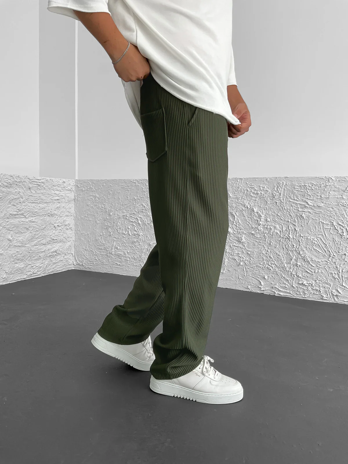 Roger | Soft Ribbed Trousers