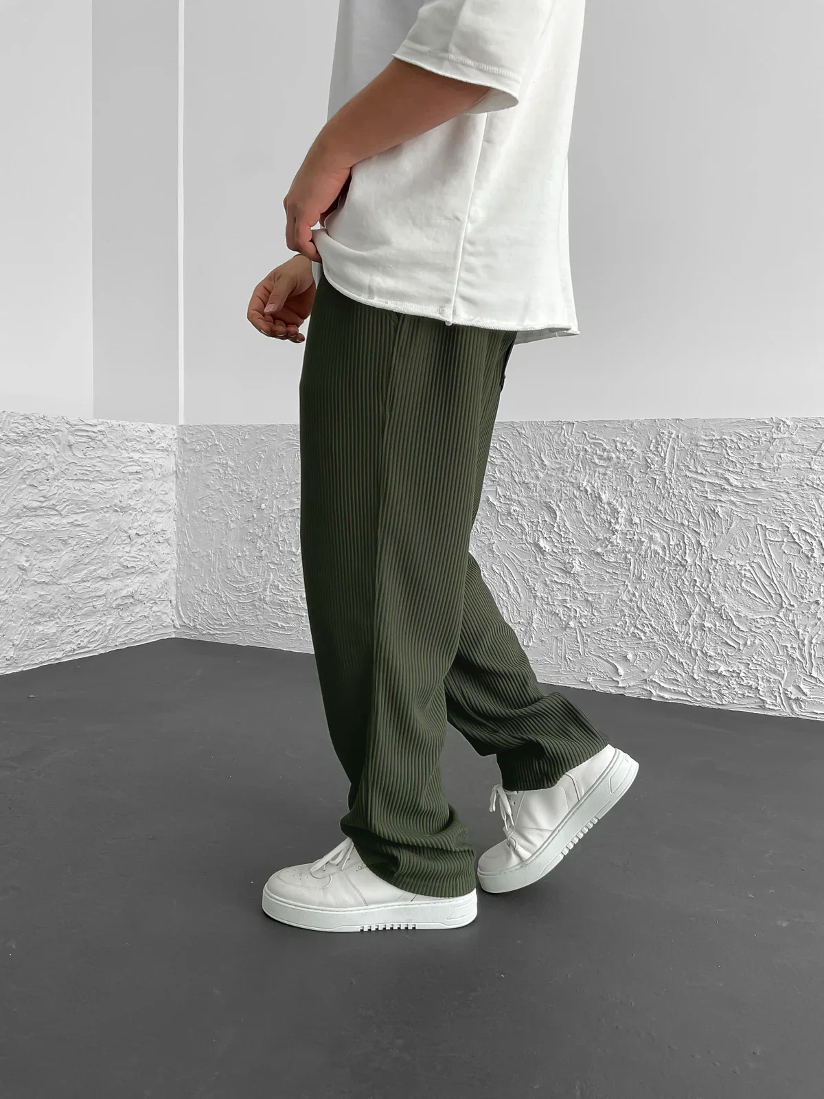 Roger | Soft Ribbed Trousers