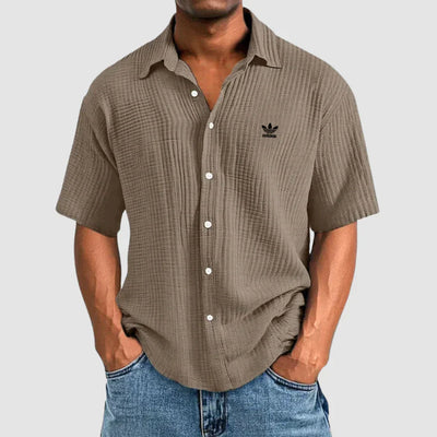 Trendy men's shirt with button-down collar