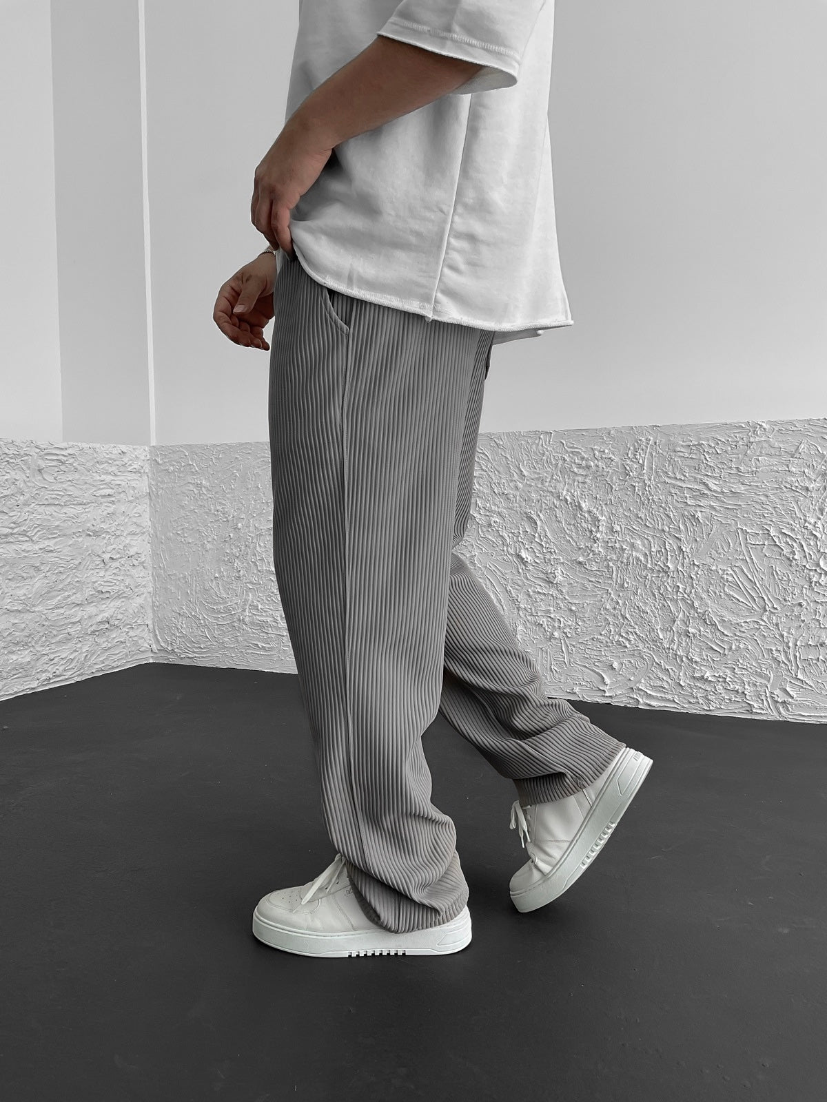 Roger | Soft Ribbed Trousers