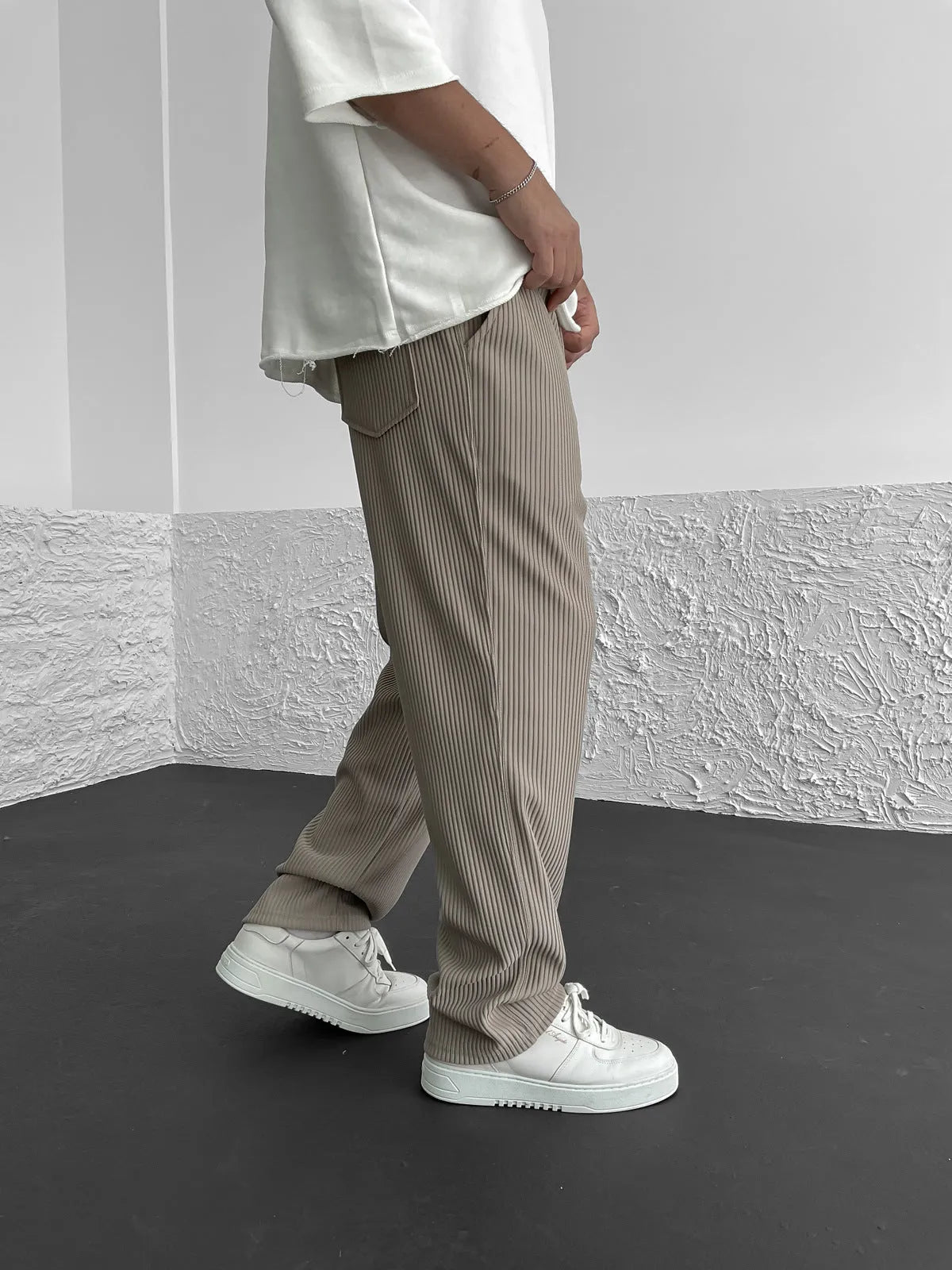 Roger | Soft Ribbed Trousers