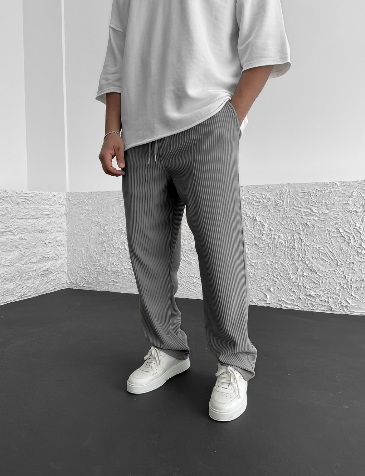 Roger | Soft Ribbed Trousers